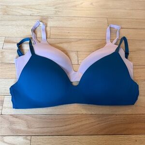Set of 2 Victoria’s Secret Wireless Lightly Padded Bras, Size 34D